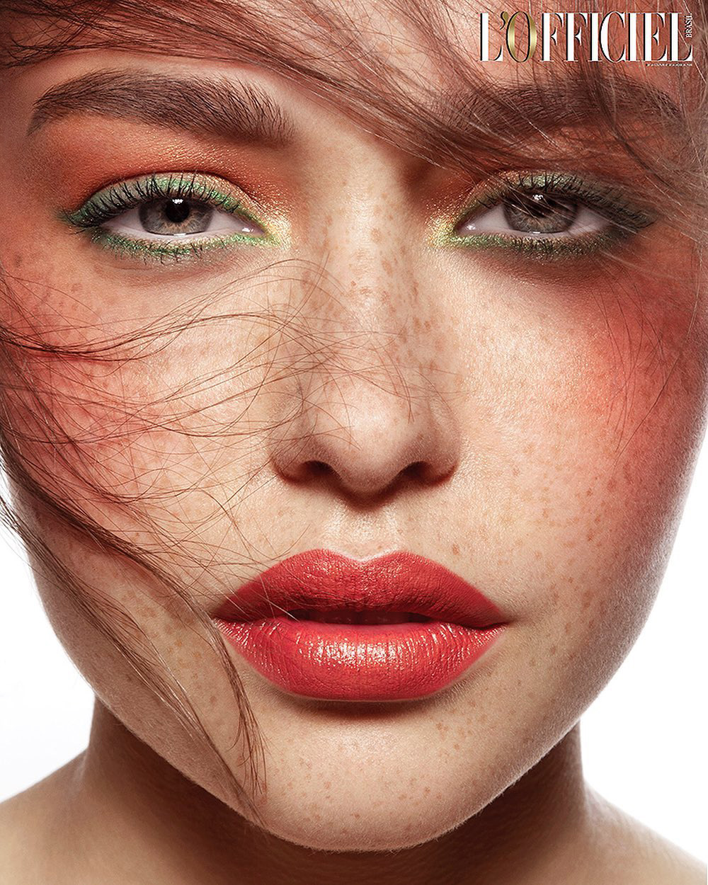 Retouche beauté L'Officiel